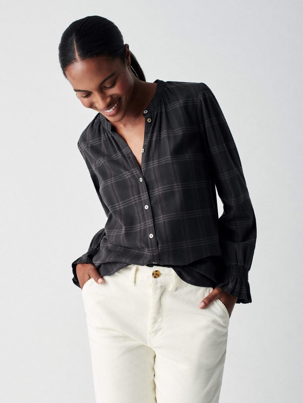 FAHERTY Harper Top In Aspen Gray Plaid L.